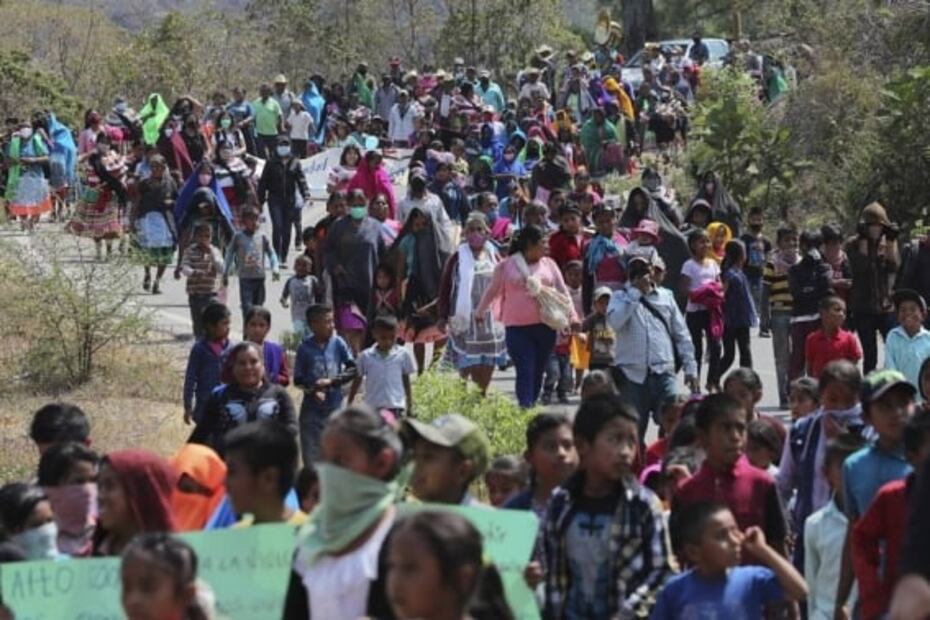 Niños marchan en Guerrero para exigir seguridad al Presidente