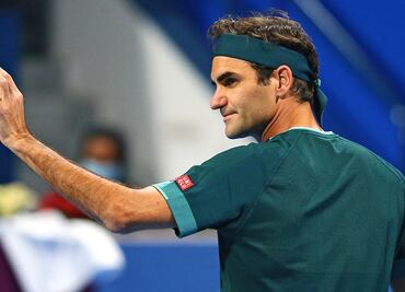 Roger Federer regresa con victoria después de un año de inactividad