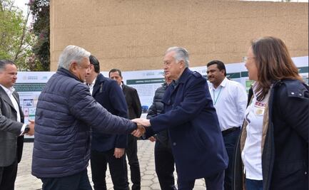 Bartlett presume foto con AMLO, tras ser exonerado por la SFP