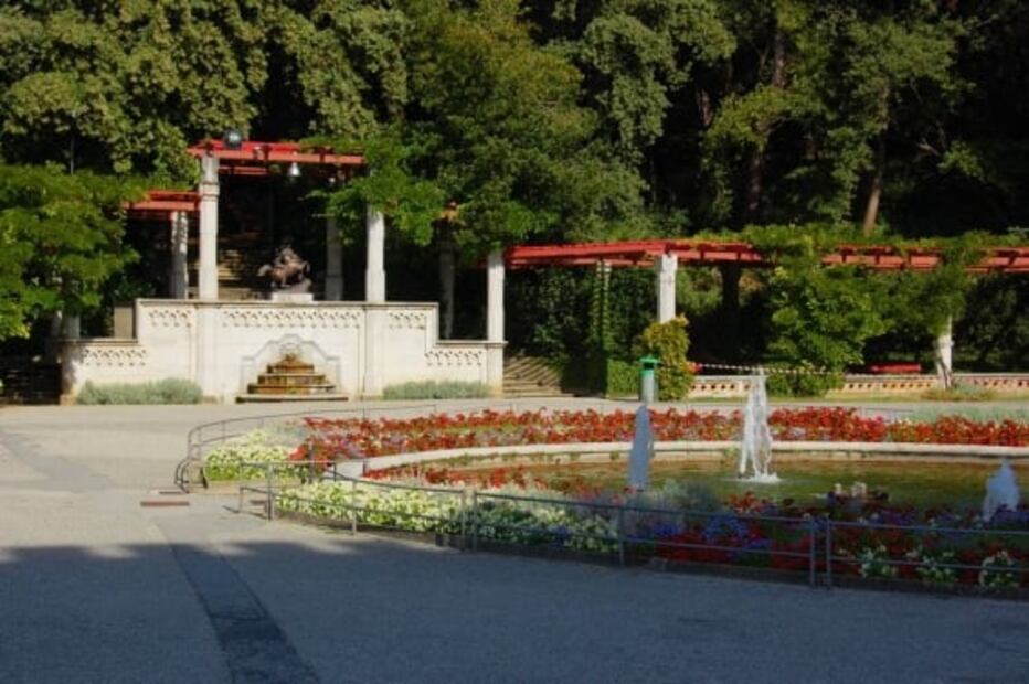 El castillo italiano que conserva objetos y plantas de México