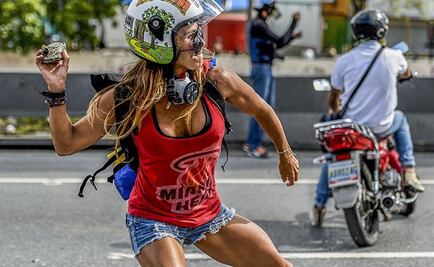 Venezuela: La 'Mujer Maravilla' que protesta contra Maduro
