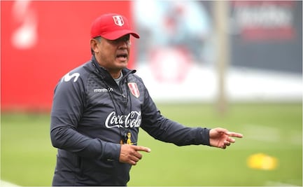 Juan Reynoso vive el sueño de debutar con Perú, jugando contra México