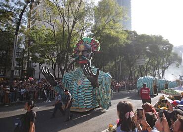 Acuden un millón 250 mil personas al desfile Día de Muertos en la CDMX