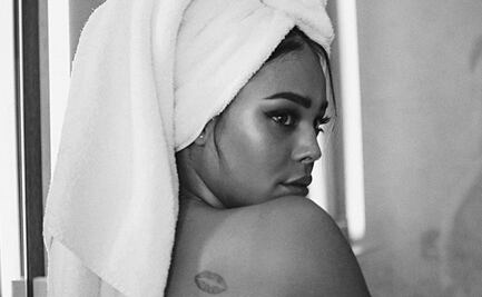 Danna Paola presume su figura en sexy pijama