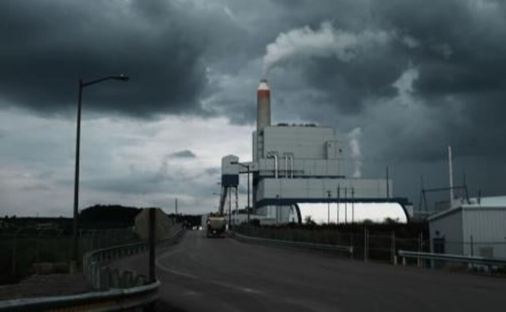 Trump revierte legislación de Obama sobre emisión de gas en EU