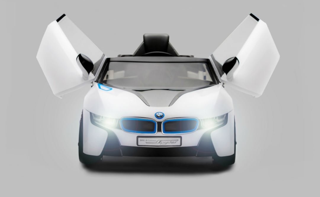 BMW i8 Precio aprox: 7 mil pesos/ Réplica perfecta del  híbrido premium que cuesta más de 2.5 millones de pesos