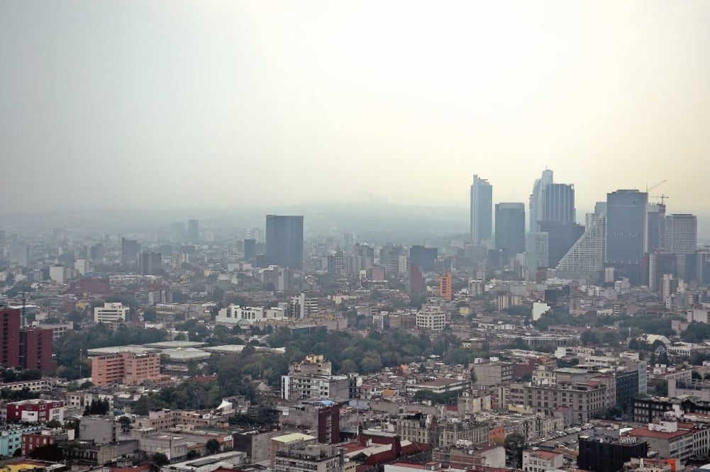 La directora de la Calidad del Aire explicó que la contaminación se debe a los vientos débiles que se mueven en la capital del país, recomendó compartir los vehículos y evitar viajes innecesarios (FOTOS: ALONSO ROMERO. EL UNIVERSAL)