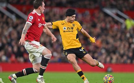 Raúl Jiménez y los Wolves hacen historia al derrotar al Manchester United