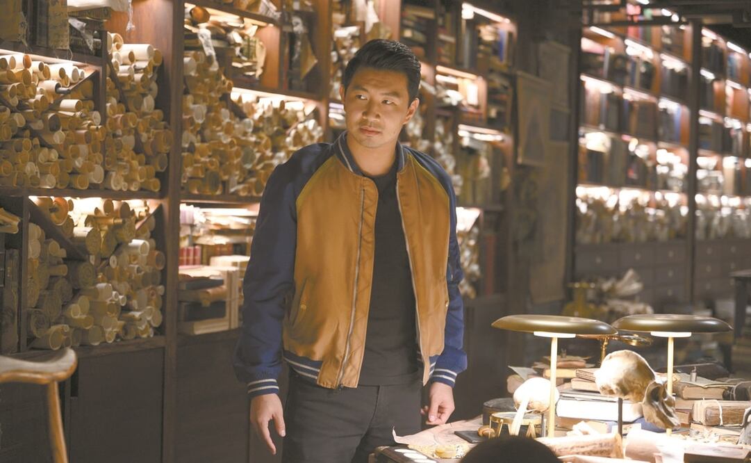 La cinta sigue la travesía del exasesino Shang-Chi, quien se ve obligado a confrontar su pasado con una organización criminal. Foto: Marvel Studios/ Disney