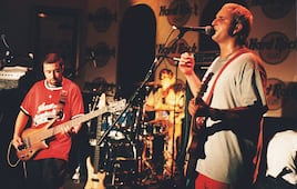 En el 31° aniversario de Molotov, preguntamos a Miky Huidobro si, por su mente, ha pasado dejar la banda; esto contestó 