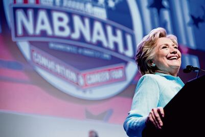 Hillary quiere crear oficina para la reforma migratoria