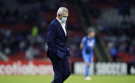 VIDEO: Javier Aguirre explota con 'Ponchito' González: "Patadas no, cabr.." 