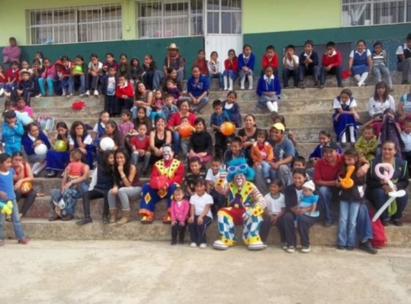 Historia: Bomborín, el médico que pasó de payaso a superhéroe