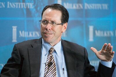 AT&T ve mejoría en ingresos y usuarios