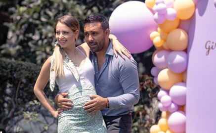 YosStop se convierte en mamá, nace su hija Amy