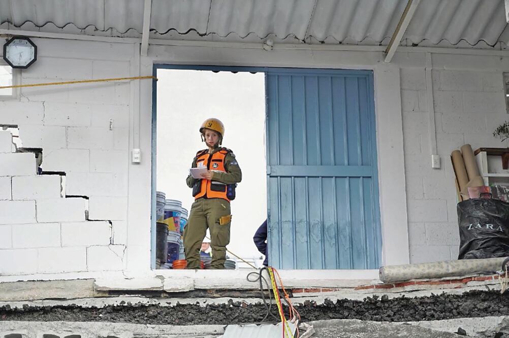 La capitana Karin Kabitke señala que desde que llegaron a México, la madrugada del jueves pasado, la comunidad mexicana los recibió con calidez, pero sobre todo, con un apoyo al trabajo que realizan (CORTESÍA)