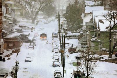 “Ciclón bomba” pega a noreste de EU; prevén más frío   