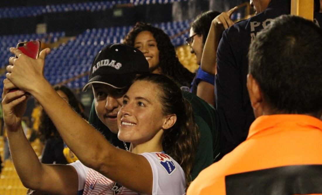 The picture went viral after social media users launched a campaign to find the aggressor - Photo: Taken from @futfemenilmx Twitter account