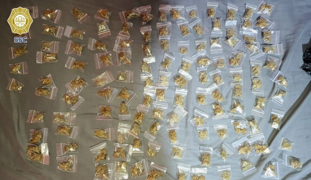 Caen dos presuntas integrantes de Los Richies; aseguran más de 500 dosis de droga en Iztapalapa. Foto: Especial