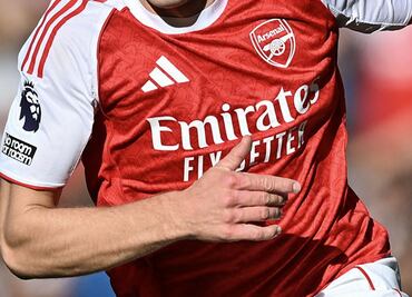 Excanterano del Arsenal muere días después de golpearse la cabeza