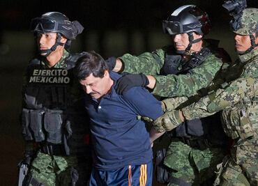 Consigue abogado amparo para que dejen dormir a "El Chapo"