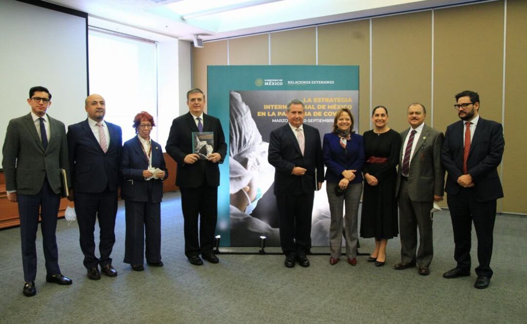El canciller presentó el libro "La estrategia internacional de México en la pandemia de Covid-19. Marzo de 2020 - Agosto 2021". Foto: Twitter @marthadelgado