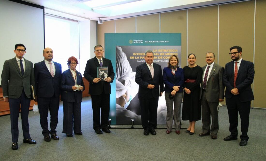 El canciller presentó el libro "La estrategia internacional de México en la pandemia de Covid-19. Marzo de 2020 - Agosto 2021". Foto: Twitter @marthadelgado