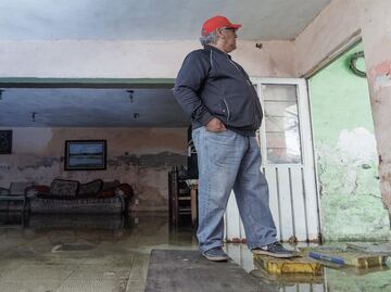 Luego de cuatro días de las inundaciones, viviendas en Xochimilco aún sufren los estragos del agua