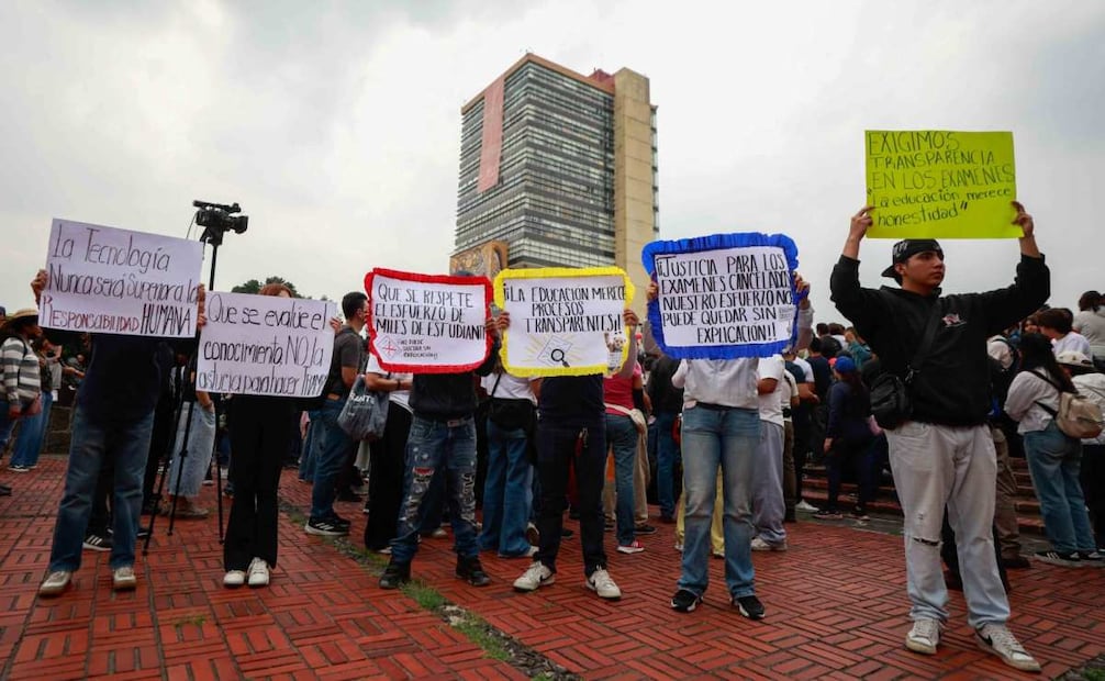 Aspirantes rechazados protestaron en la UNAM en contra del examen virtual (27/07/2026). Foto: Diego Simón / EL UNIVERSAL