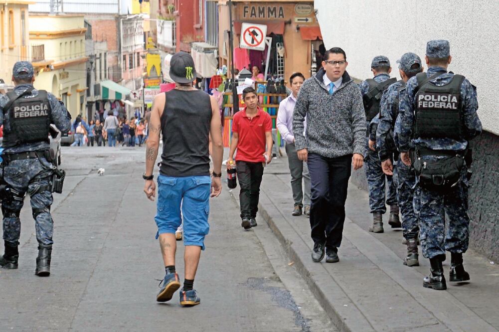 En el primer día del Mando Único en 15 ayuntamientos de Morelos, personal adscrito a la Gendarmería patrulló la zona centro de Cuernavaca (CIUDADANOS MX)