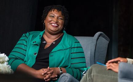 Stacey Abrams no reconoce derrota en Georgia; evalúa acciones legales