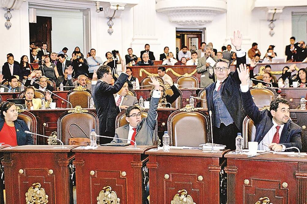 Morena dice que para presidir o integrar las comisiones es necesario realizar una recomposición, que no van a aceptar la comisión de chocolate (ARCHIVO EL UNIVERSAL)