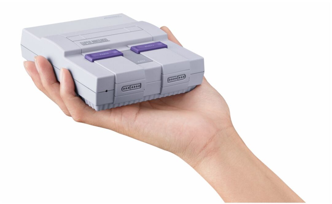 De acuerdo con Nintendo la versión original del Super NES vendió aproximadamente 49 millones de unidades a nivel mundial