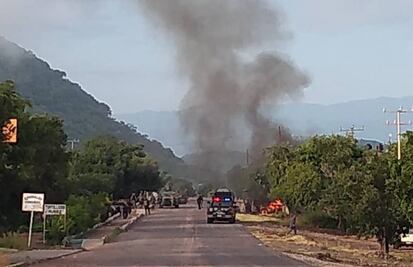 Al menos 14 policías muertos tras ser emboscados en Aguililla, Michoacán