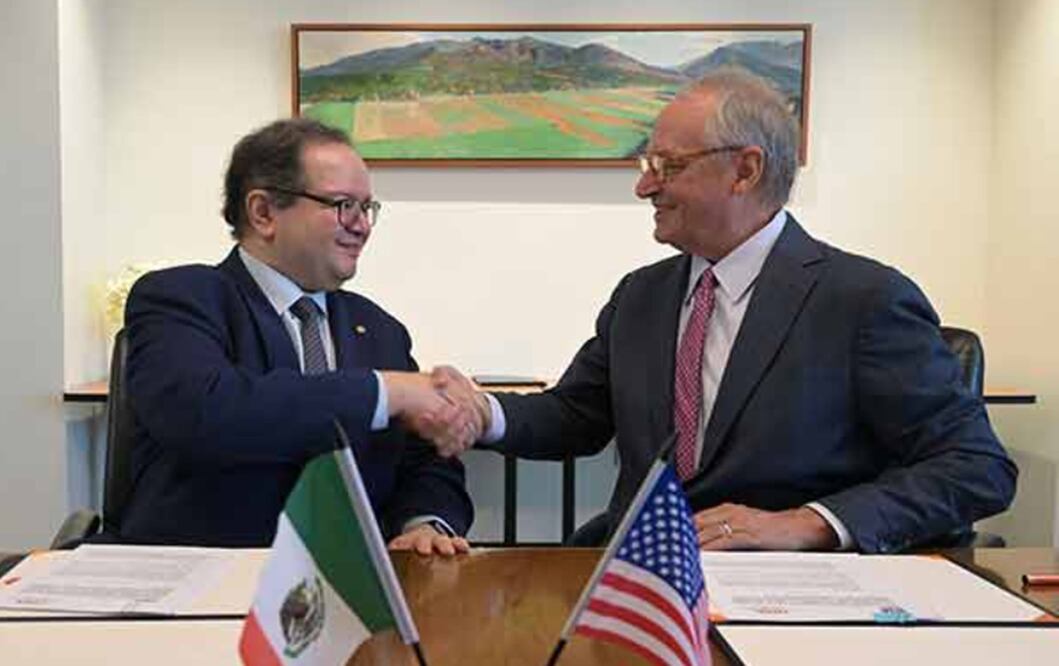 El rector de la UNAM, Leonardo Lomelí Vanegas, y el presidente de la Universidad de Texas en San Antonio (UTSA), Taylor Eighmy, renovaron un convenio de colaboración, a fin de profundizar las actividades académicas, científicas y culturales entre estas casas de estudio. Foto: cortesía UNAM