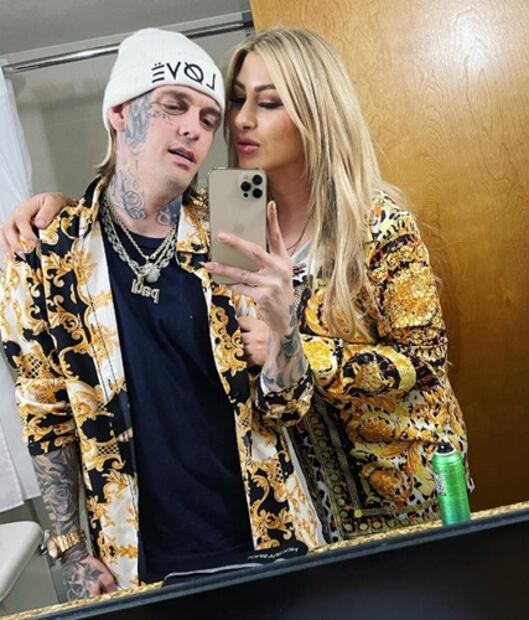 Aaron Carter quiere demandar a su novia por difamación, pide a Camille Vasquez que lo represente