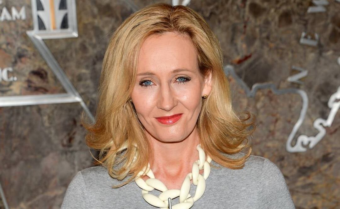 Rowling vendió aproximadamente mil 500 copias de esa primera novela escrita con pseudónimo, The Cuckoo's Calling, publicada en 2013, antes de que se filtrara su identidad. FOTO: Archivo/AP.