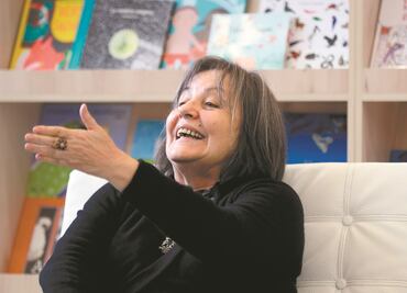 “La tarea, tener un horizonte democrático con equidad”: Diamela Eltit