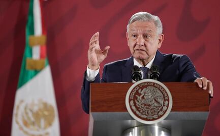 Médicos, asociaciones y colegios recriminan a AMLO contratación de 500 médicos cubanos