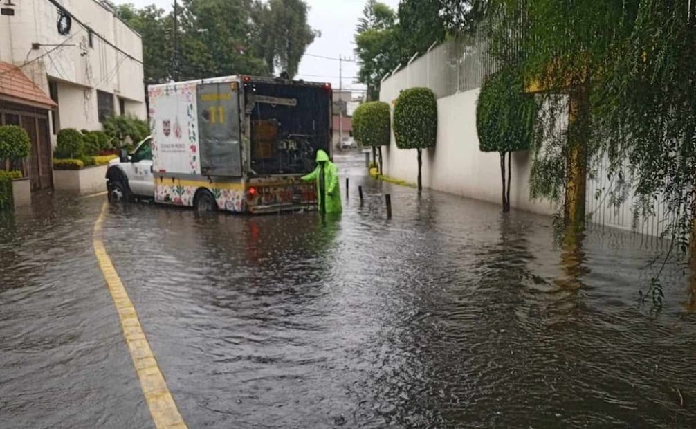 Las brigadas de la Secretaría de Gestión Integral del Agua (Segiagua) atendieron 54% de los encharcamientos registrados en siete alcaldías de la Ciudad de México. | Foto: Especial.