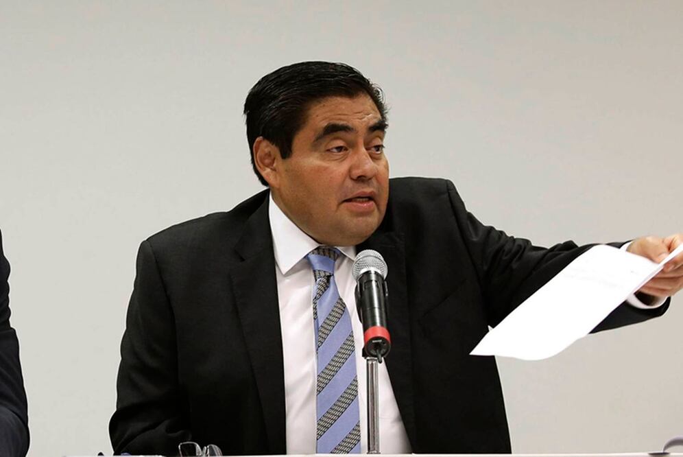 Camacho, hombre fundamental en la política, dice Barbosa