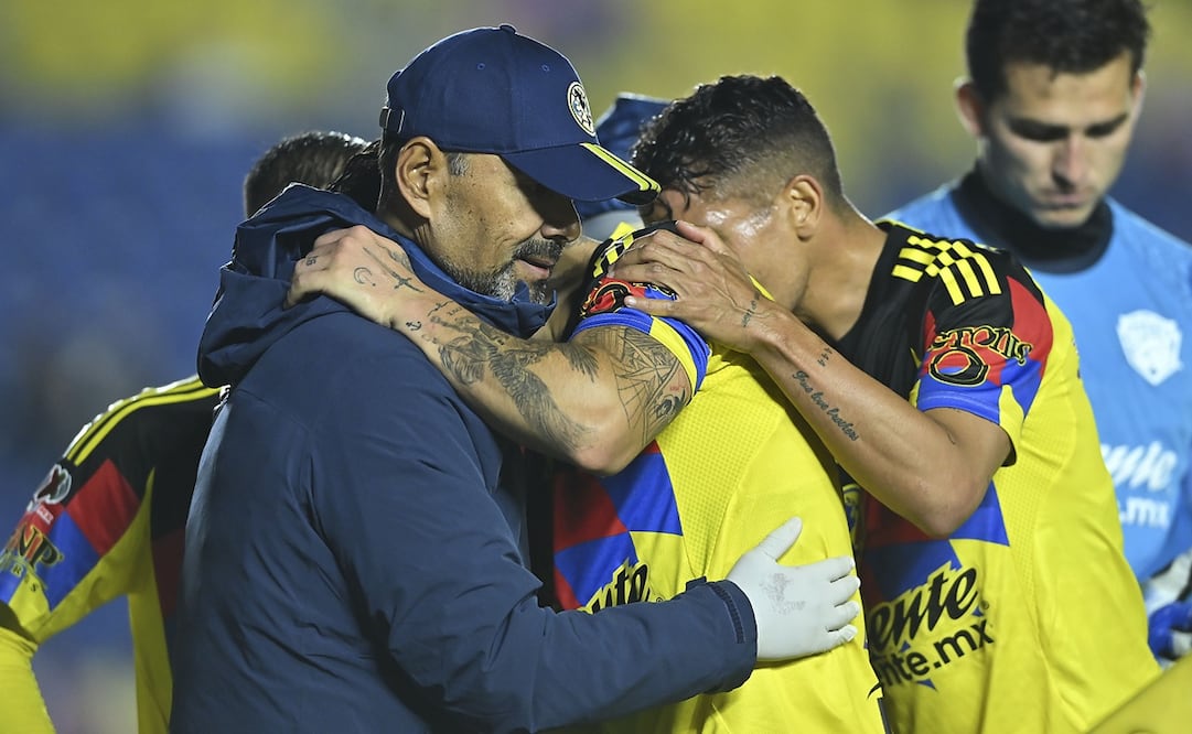 Víctor Dávila salió en camilla durante el encuentro frente al FC Juárez. FOTO: IMAGO7