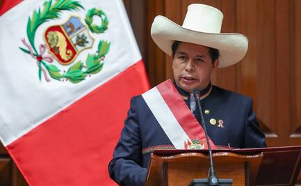 A horas de tomar el poder, Pedro Castillo anuncia una reforma constitucional en Perú