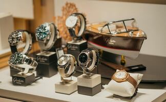 Relojeros suizos detienen envíos a Estados Unidos; esperarán aranceles más bajos