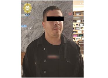 Detienen a "fardero" en centro comercial Torres de Satélite; robó más de 100 pesos en ropa