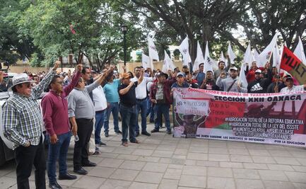 Maestros de Oaxaca protestan contra llegada de Mario Delgado a la SEP