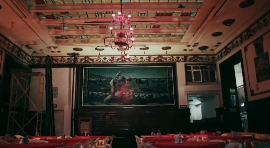 Captura de pantalla de "El eterno festín", domingo. TVUNAM Gravedad Cero Films