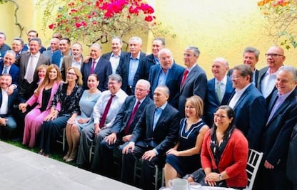 Exsenadores se reúnen en casa de Dante Delgado