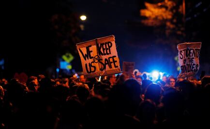 Marchan en Charlottesville contra supremacía blanca