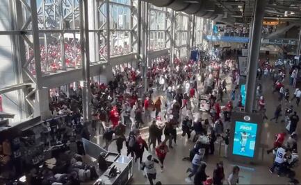 Aficionados de 49ers y Dallas protagonizan estampida al entrar al AT&T Stadium